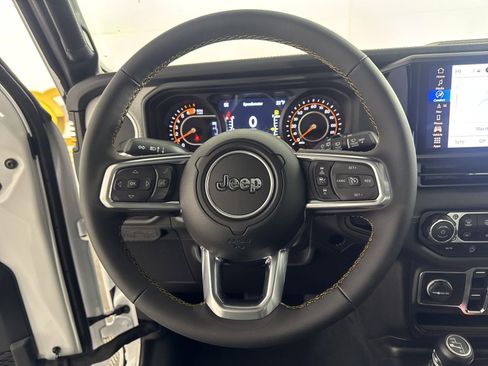 New 2025 Jeep Wrangler Sahara w/ Technology Group image 13