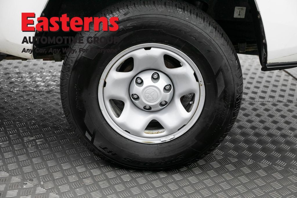 Used 2020 Toyota Tacoma SR RWD image 32