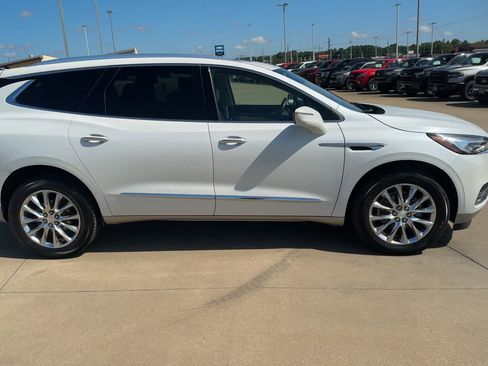 Used 2021 Buick Enclave Premium w/ Sun and Sites Package image 2