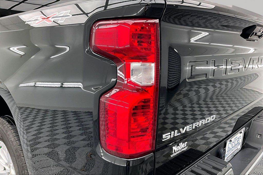 Used 2023 Chevrolet Silverado 1500 LT w/ Protection Package AWD/4WD image 31