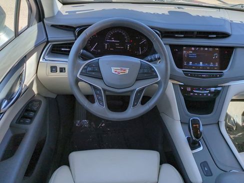 Used 2017 Cadillac XT5 Luxury w/ Driver Awareness Package image 15