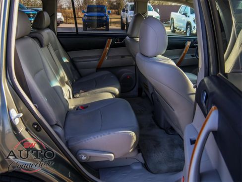 Used 2010 Toyota Highlander Limited image 23
