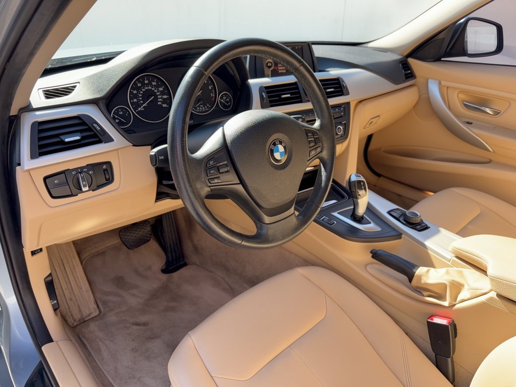 Used 2014 BMW 320i Sedan RWD image 4
