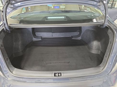 Used 2025 Toyota Corolla LE FWD image 14