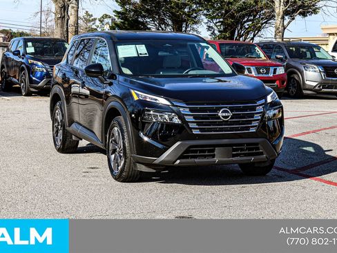 Used 2025 Nissan Rogue SV image 6