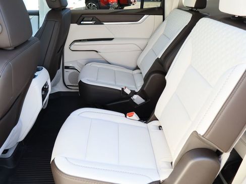 New 2026 GMC Acadia Denali w/ Super Cruise Package FWD image 23