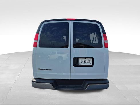 Used 2025 Chevrolet Express 3500 LT w/ LT Preferred Equipment Group RWD image 4