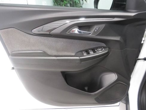 Used 2022 Chevrolet TrailBlazer LS FWD image 18