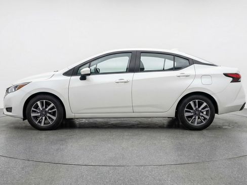 Used 2025 Nissan Versa SV FWD image 4