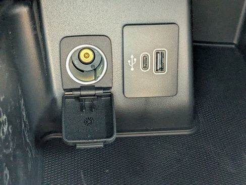 New 2025 Ford Explorer ST-Line w/ Premium Package image 23