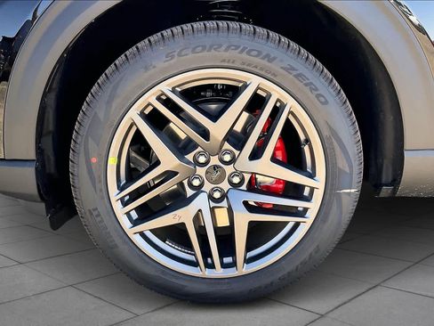 New 2026 Ford Explorer ST-Line image 11