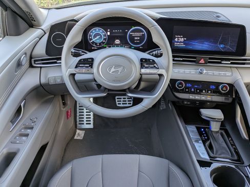 New 2026 Hyundai Elantra Sport image 18