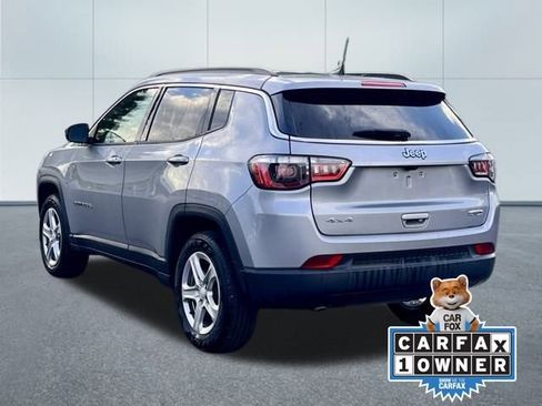 Used 2024 Jeep Compass Latitude image 10