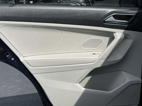 Used 2024 Volkswagen Tiguan SE image 11