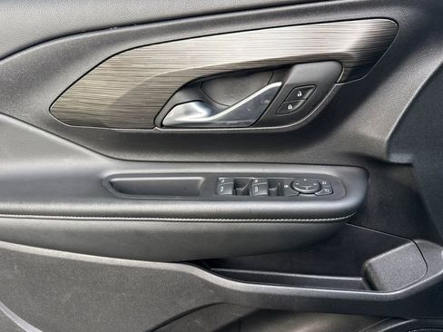 Used 2024 GMC Terrain SLE image 16