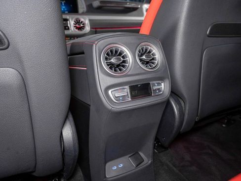 Used 2025 Mercedes-Benz G 63 AMG 4MATIC image 28