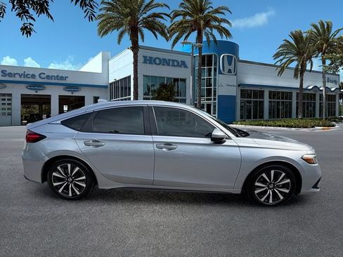 Used 2023 Honda Civic EX-L image 6