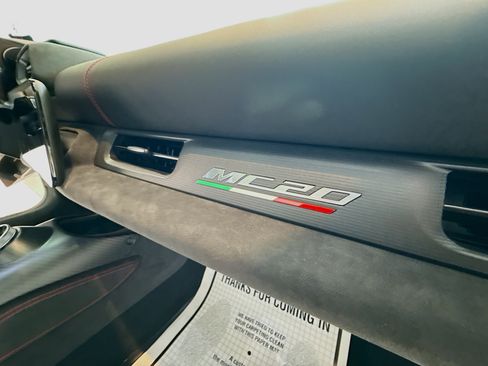 New 2024 Maserati MC20 Cielo image 16