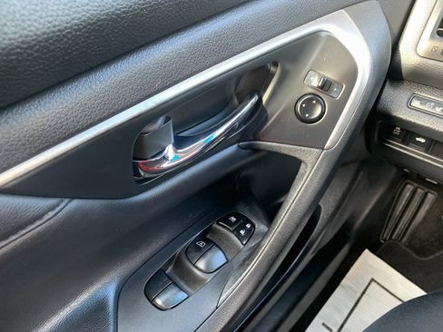 Used 2015 Nissan Altima 2.5 S w/ Sport Value Package image 19