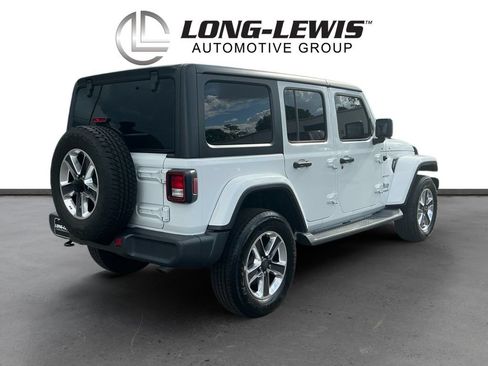 Used 2019 Jeep Wrangler Unlimited Sahara AWD/4WD image 7