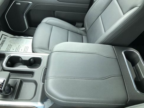 Used 2024 GMC Sierra 1500 SLT w/ SLT Premium Plus Package image 17