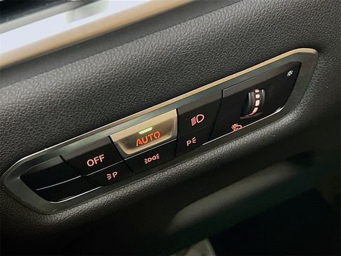 Used 2023 BMW X7 xDrive40i w/ Premium Package image 10