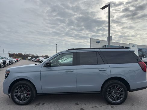 New 2025 Ford Expedition Platinum w/ Stealth Performance Package image 8