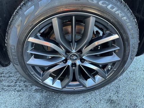 Used 2024 Maserati Levante GT Ultima image 15