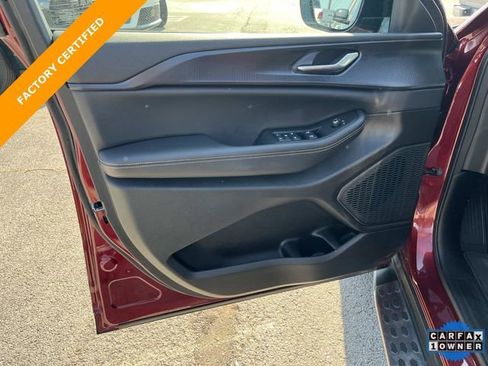 Certified 2024 Jeep Grand Cherokee Altitude AWD/4WD image 25