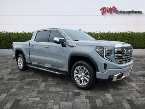 Used 2025 GMC Sierra 1500 Denali w/ Technology Package AWD/4WD image 7