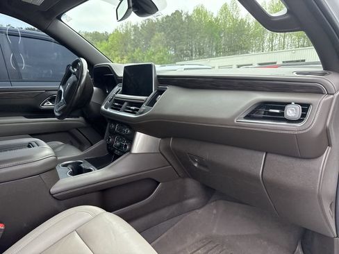 Used 2022 Chevrolet Tahoe LT w/ Luxury Package image 8