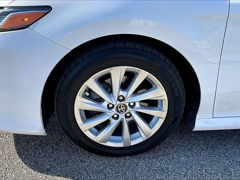 Used 2023 Toyota Camry LE image 12