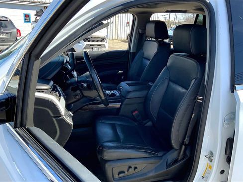 Used 2018 GMC Yukon SLT w/ Premium Edition image 8