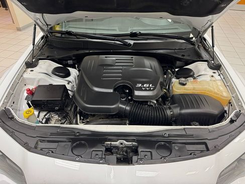 Used 2017 Chrysler 300 S image 75