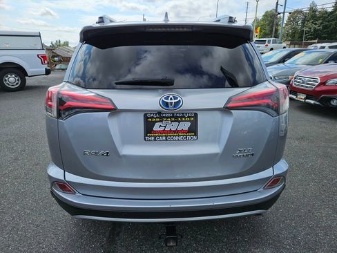 Used 2017 Toyota RAV4 XLE w/ Convenience Package AWD/4WD image 5