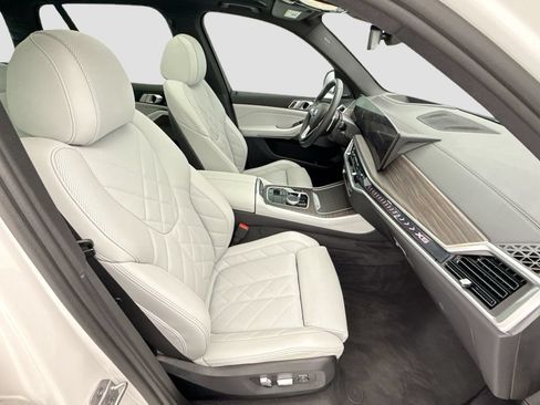 Used 2024 BMW X5 xDrive40i w/ Premium Package AWD/4WD image 21