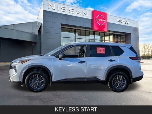 Certified 2025 Nissan Rogue S image 5