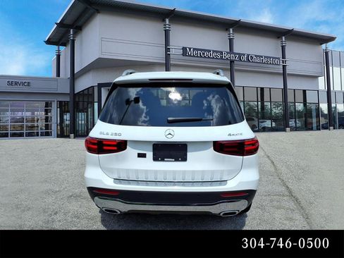 Used 2026 Mercedes-Benz GLB 250 4MATIC image 4