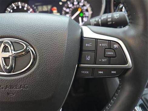 Used 2022 Toyota Highlander Platinum image 21