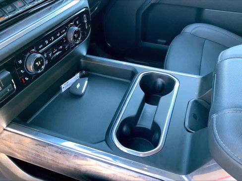 Used 2024 Chevrolet Silverado 2500 LTZ w/ LTZ Convenience Package image 17