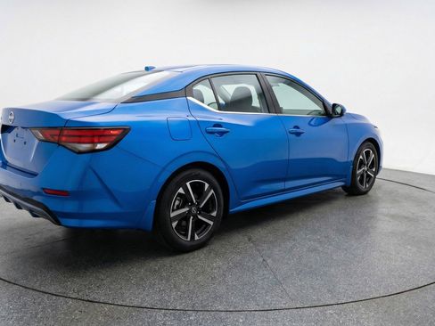 Used 2025 Nissan Sentra SV image 9