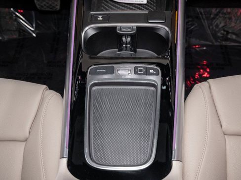 Used 2025 Mercedes-Benz GLA 250 image 22
