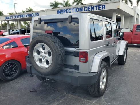 Used 2015 Jeep Wrangler Unlimited Rubicon w/ Connectivity Group image 8