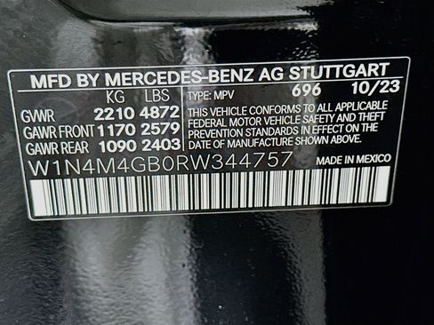 Used 2024 Mercedes-Benz GLB 250 w/ Exclusive Package image 12