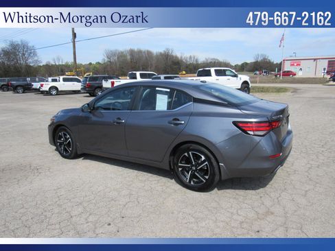 Used 2025 Nissan Sentra SV w/ Trunk Package image 9