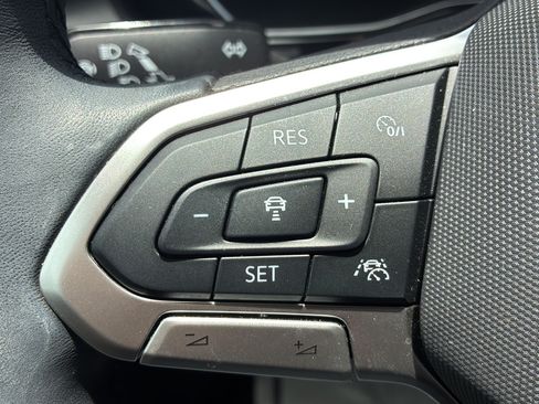 Used 2024 Volkswagen Jetta SE FWD image 36