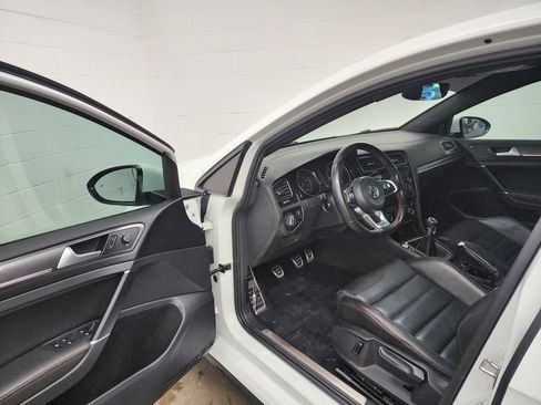 Used 2020 Volkswagen GTI SE FWD image 11