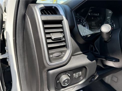 Used 2019 RAM 1500 Big Horn AWD/4WD image 31