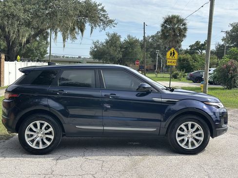 Used 2019 Land Rover Range Rover Evoque SE AWD/4WD image 6