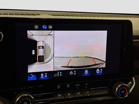 Used 2024 Chevrolet Colorado Trail Boss w/ Technology Package image 23